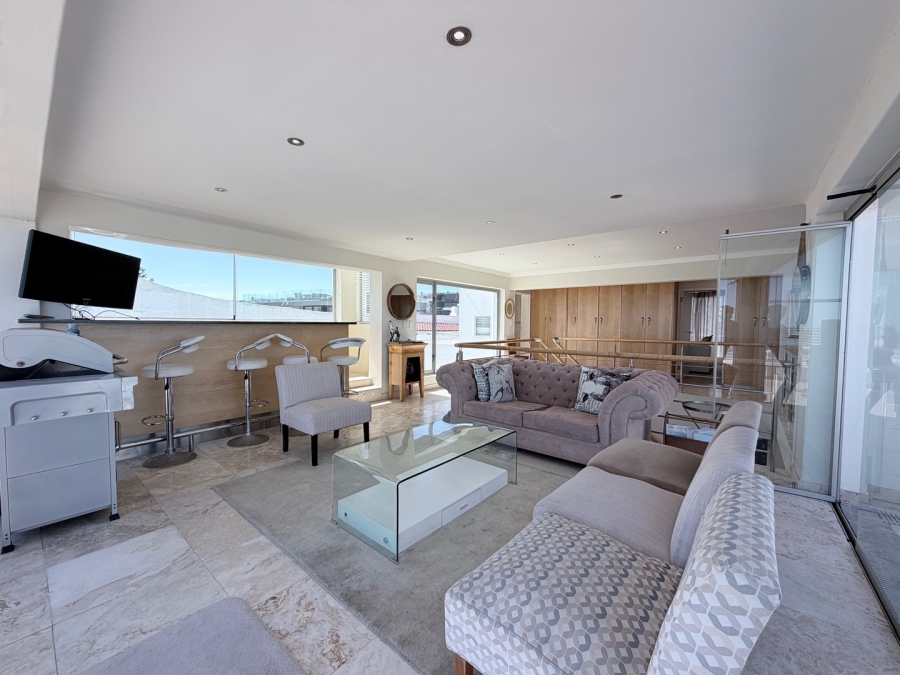 7 Bedroom Property for Sale in Bloubergstrand Western Cape